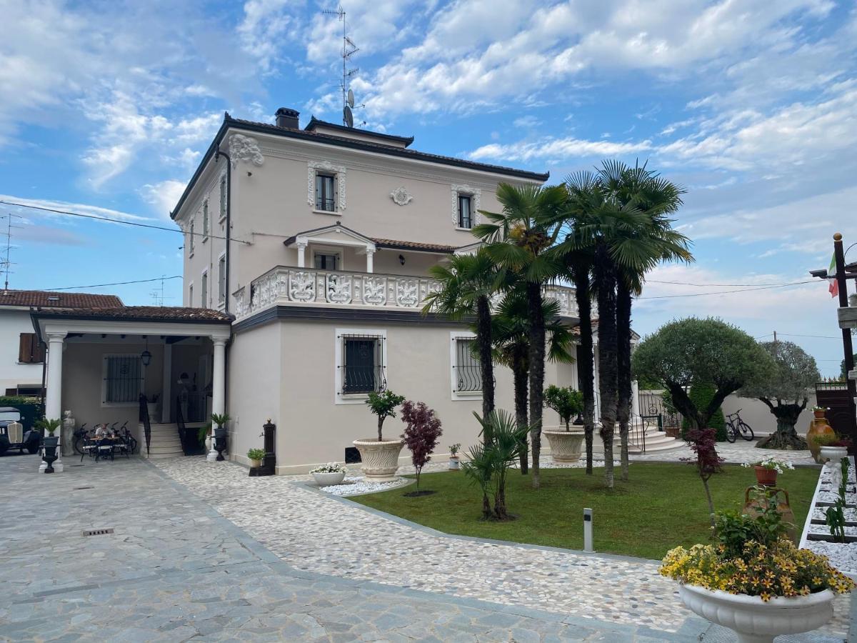 B&B Stazione Don Camillo Brescello Exterior photo